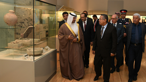 على هامش زيارته الرسمية للبلاد، رئيس الوزراء اليمني يزور متحف البحرين الوطني

