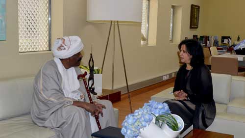 الشيخة ميّ تستقبل السفير السوداني وتطلعه على أنشطة هذا العام

