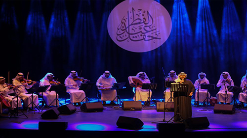 الفنان فيصل الأنصاري يستعيد الذاكرة السماعية البحرينية، خلال أمسية غنائية في الصالة الثقافية بمناسبة عيد الفطر المبارك