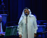 في حفلٍ استثنائيّ ضمن فعاليات (أعياد الوطن)، حمد عبده يطرب الجماهير بمجموعة من أغنياته على مسرح البحرين الوطنيّ

