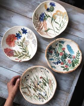 The Young Artisan - Painting on Pottery Plates Workshop