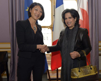 
H.E Meets French Culture Minister in Paris, H.E: culture is unmistakably the safest bridge towards a better humanity
