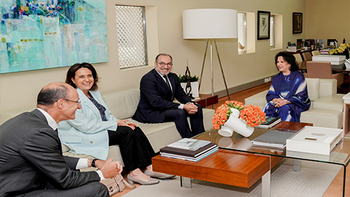 H.E Shaikha Mai Receives a BNP Paribas Delegation, A Number of cultural projects discussed


