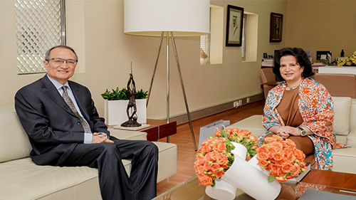 H.E Shaikha Mai Receives the Chinese Ambassador, Joint cultural projects discussed

